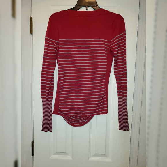 Long Sleeve Ruched Side Sweater Top - Picture 4 of 5